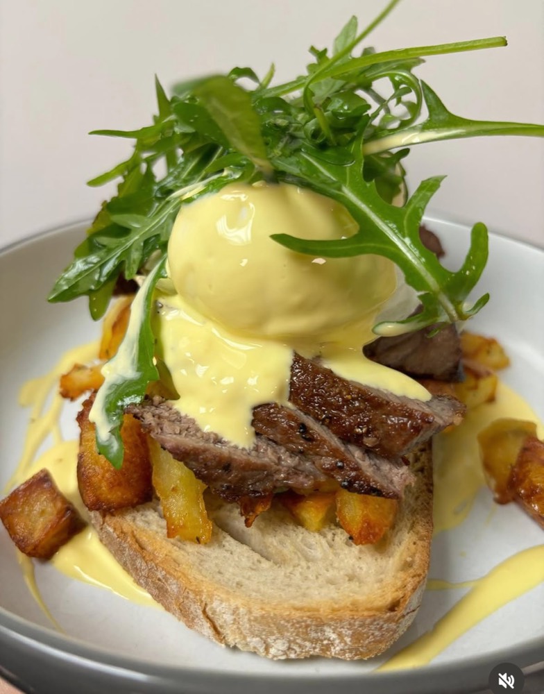 Steak and egg on sourdough at The Rós Café, Co. Clare